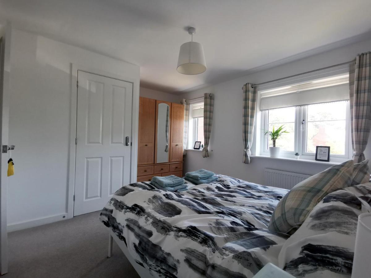 2 Bedroom House With Free Parking Lyme Regis Exterior foto
